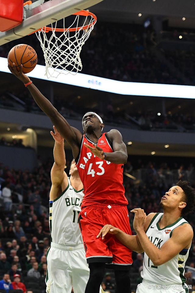 kaiyun.com-葡超赛程吃紧，密尔沃基雄鹿清晨更衣室发声，悬念犹存，团队化学反应显著(密尔沃基雄鹿vs洛杉矶快船)