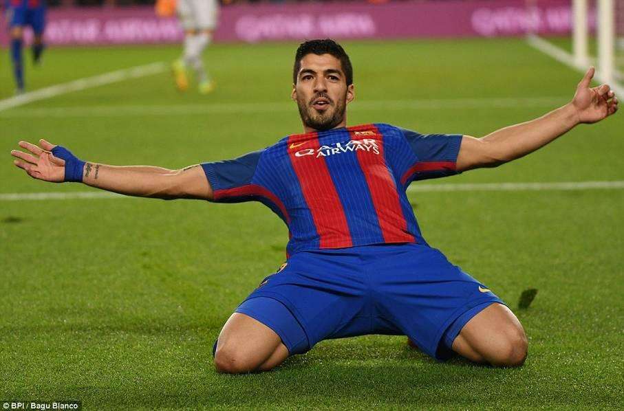 开云-冰球集训营闭营通过认真训练提升了