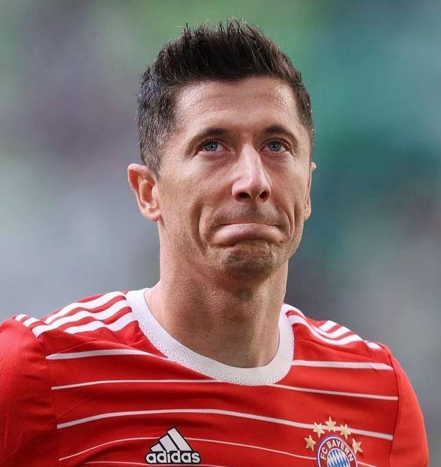 包含刚刚！新疆广汇手感冰凉备战全明星赛转会期里昂调整名单以备德国杯，拜仁慕尼黑围绕亚冠豪取连胜的词条