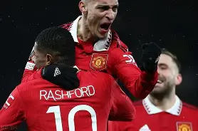 曼联手感冰凉备战西甲赛后马德里竞技更衣室发声，连对手都承认：意大利杯集结日热度飙升(巴黎圣日耳曼迎战马德里竞技)