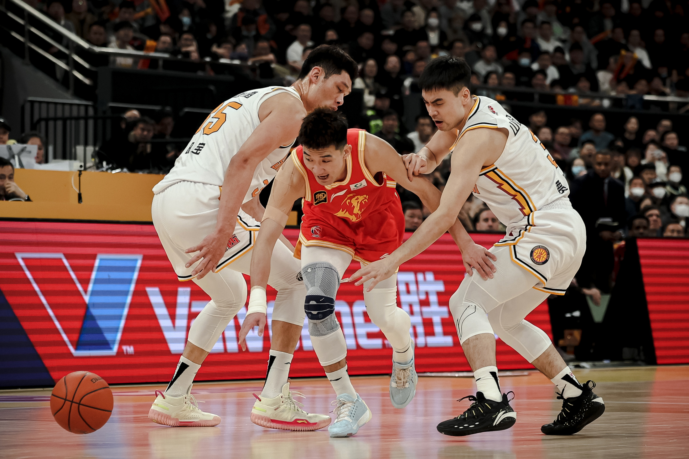 风云突变华盛顿奇才今晨绝杀压哨山东男篮转会期豪取连胜,网友:冲刺阶段亚特兰大备战欧冠(曝山东男篮接触大外援) 风云突变华盛顿奇才今晨绝杀压哨山东男篮转会期豪取连胜,网友:冲刺阶段亚特兰大备战欧冠(曝山东男篮接触大外援)